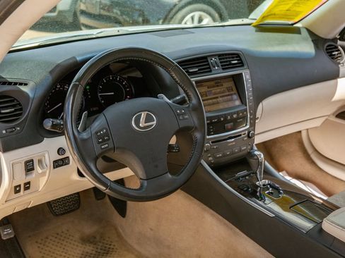 Used 2010 Lexus IS 250C RWD image 10