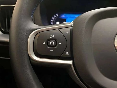 Used 2025 Volvo XC60 B5 Core AWD/4WD image 44
