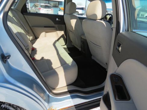 Used 2009 Ford Taurus SEL image 10