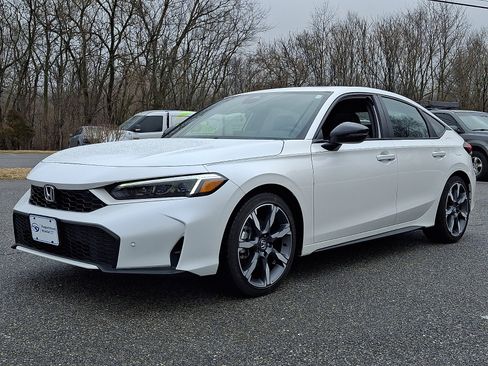 Used 2025 Honda Civic Sport Touring image 3