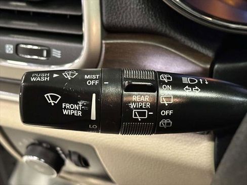 Used 2017 Jeep Grand Cherokee Limited image 23