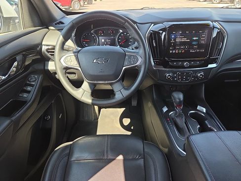 Used 2023 Chevrolet Traverse RS AWD/4WD image 21