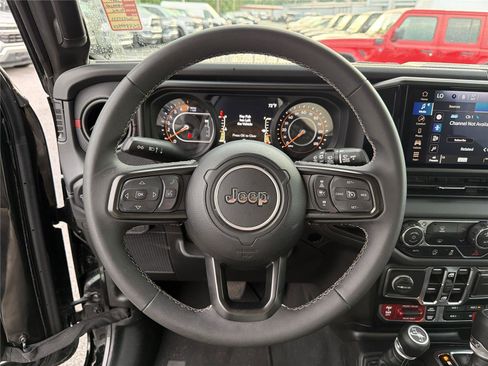 Used 2025 Jeep Wrangler Unlimited Rubicon AWD/4WD image 22