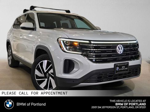 Used 2025 Volkswagen Atlas SEL AWD/4WD image 1