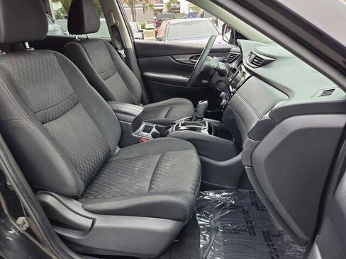 Used 2019 Nissan Rogue SV FWD image 21