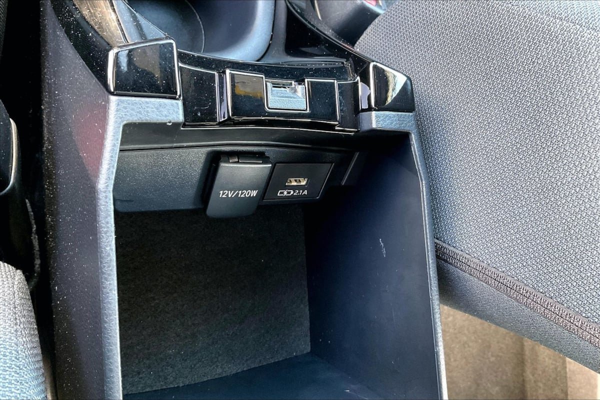 Used 2020 Toyota Corolla SE w/ Carpet Mat Package (TMS) FWD image 30