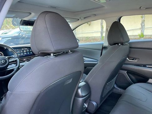 Used 2025 Hyundai Elantra SEL FWD image 26
