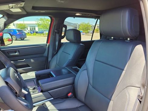 Used 2025 Toyota Sequoia Platinum AWD/4WD image 23