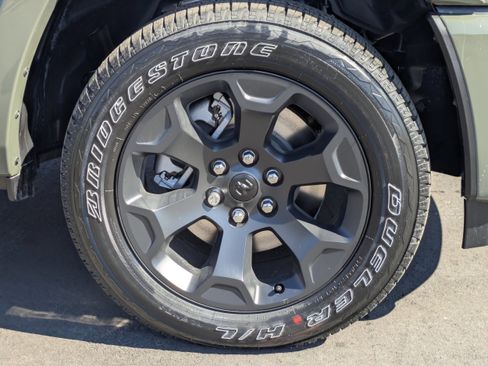 New 2026 RAM 1500 4x4 Crew Cab image 11