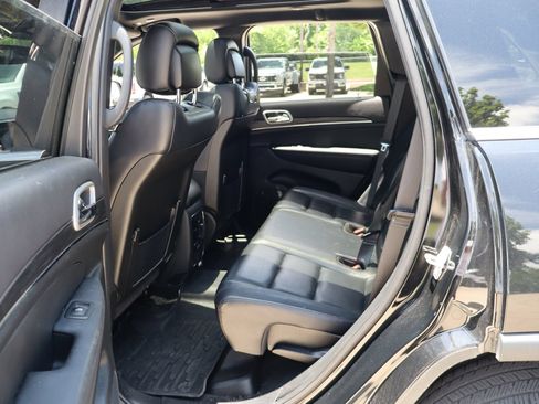 Used 2022 Jeep Grand Cherokee Limited w/ Tech Group RWD image 25