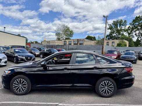 Used 2019 Volkswagen Jetta SE w/ Cold Weather Package FWD image 5