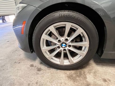Used 2017 BMW 320i xDrive Sedan AWD/4WD image 47
