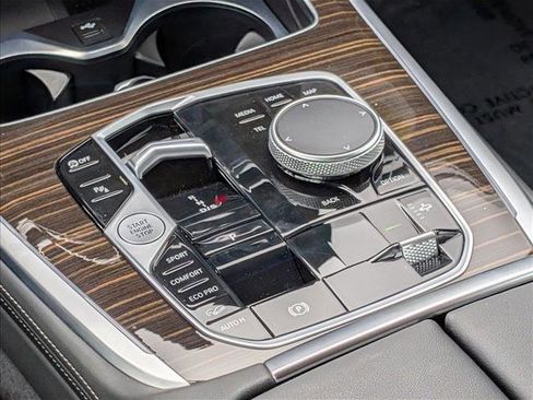 Used 2025 BMW X7 xDrive40i w/ Parking Assistance Package image 12