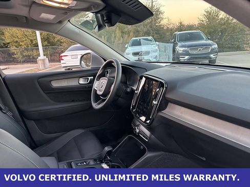 Certified 2025 Volvo XC40 B5 Core image 13