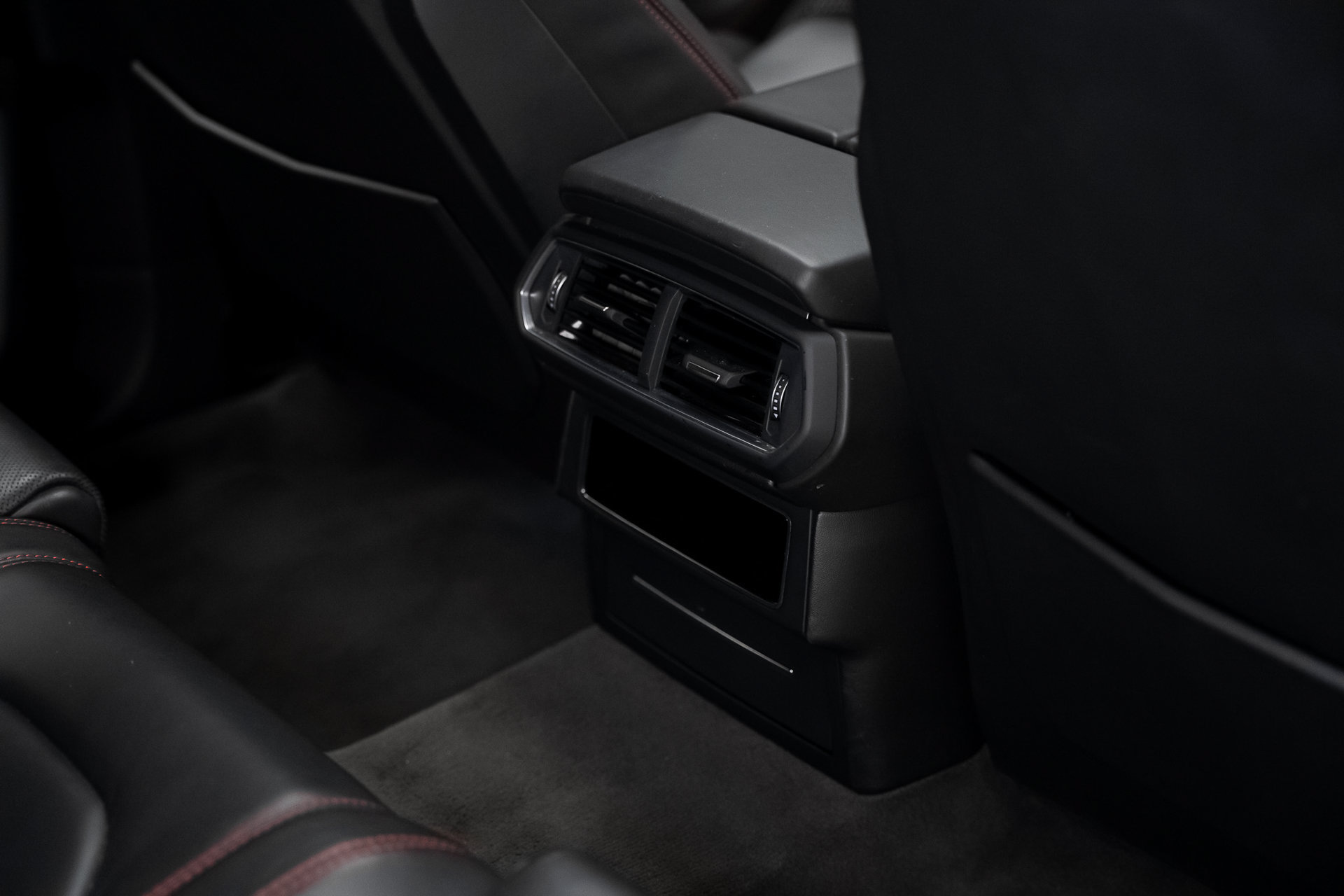 Used 2019 Lamborghini Urus AWD/4WD image 70