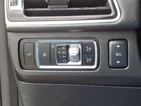 Used 2024 Lincoln Navigator Premiere AWD/4WD image 18
