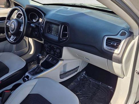 Used 2019 Jeep Compass Latitude image 21