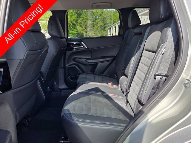 Used 2023 Mitsubishi Outlander SE FWD image 8