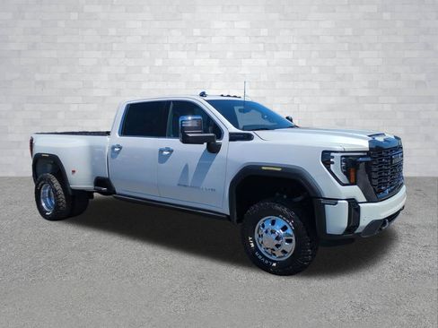 Used 2024 GMC Sierra 3500 Denali Ultimate AWD/4WD image 2