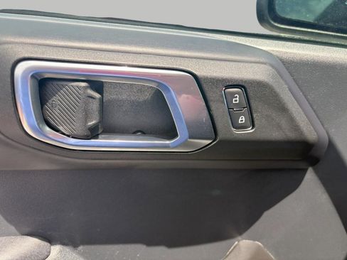 Used 2025 Ford Bronco Badlands AWD/4WD image 13