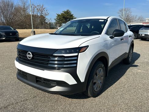 New 2026 Nissan Kicks S image 1