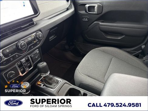 Used 2025 Jeep Gladiator Sport image 20