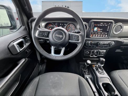 Used 2023 Jeep Wrangler Sahara image 15