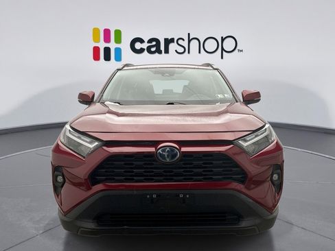 Used 2022 Toyota RAV4 XLE Premium image 6