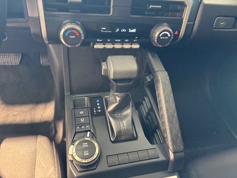 Used 2025 Toyota Tacoma SR5 AWD/4WD image 13
