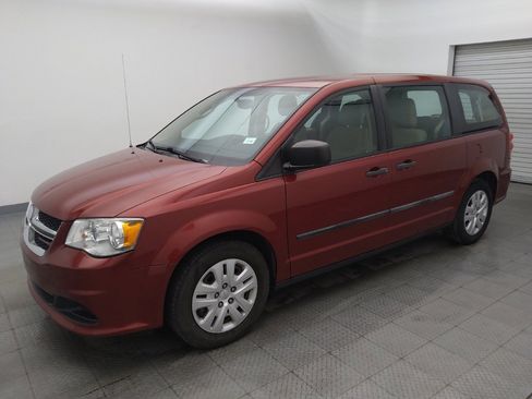 Used 2015 Dodge Grand Caravan American Value Package w/ UConnect Hands-Free Group FWD image 2