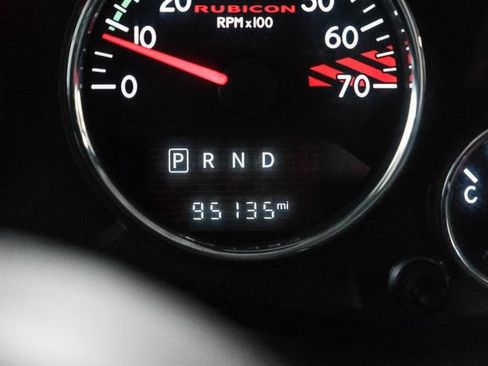 Used 2016 Jeep Wrangler Unlimited Rubicon image 21