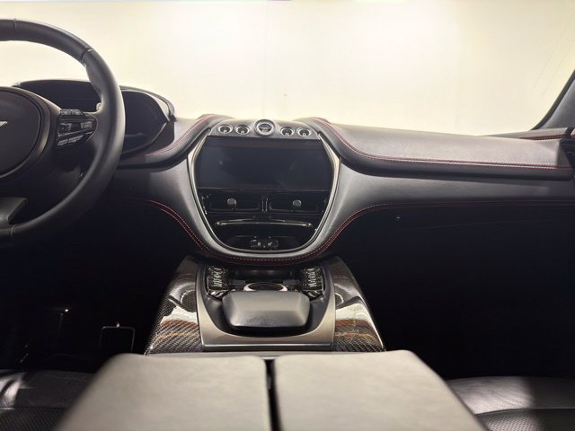 Used 2021 Aston Martin DBX AWD/4WD image 34
