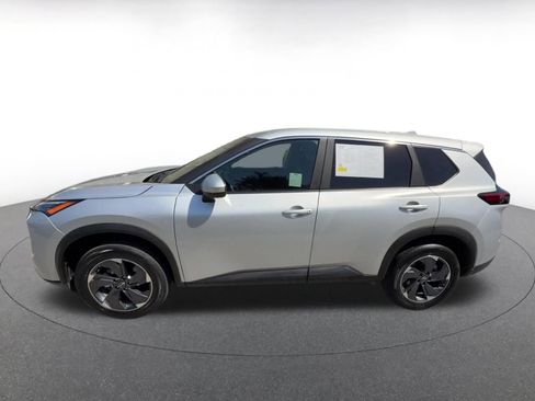 Used 2025 Nissan Rogue SV FWD image 9