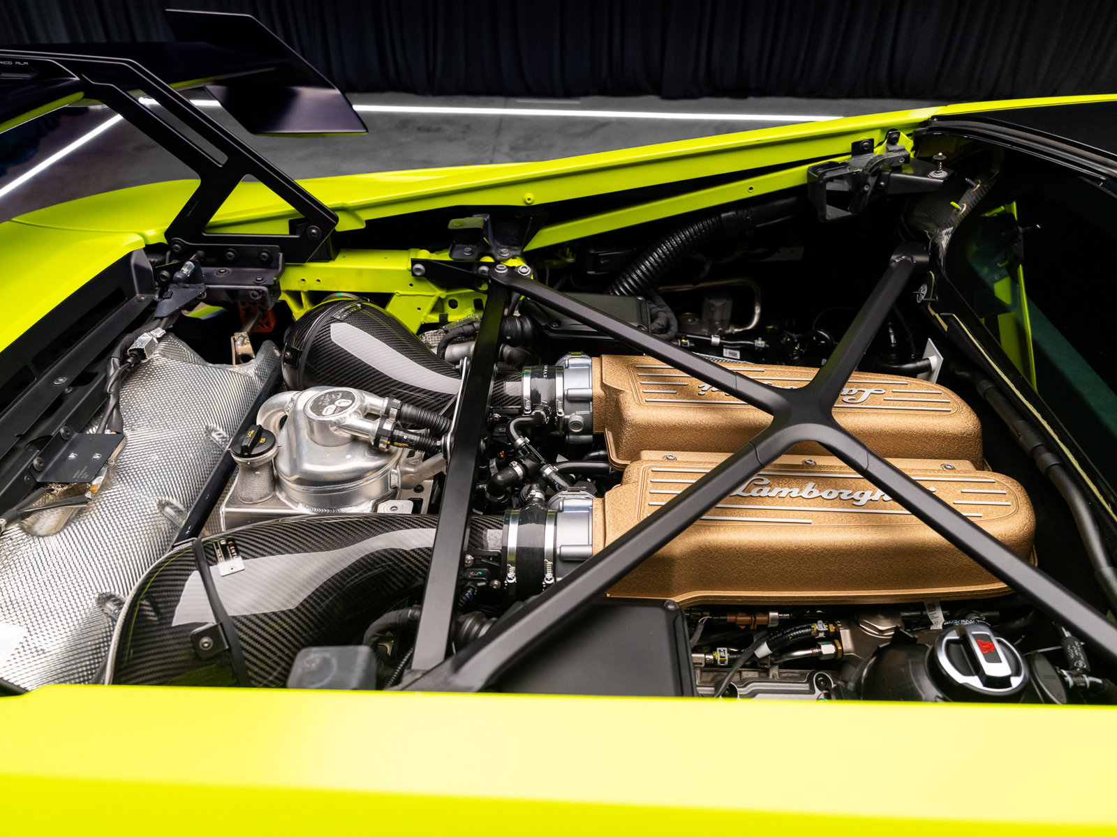 Used 2022 Lamborghini Huracan STO RWD image 80