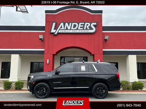 Used 2022 GMC Yukon SLT w/ SLT Premium Package image 1
