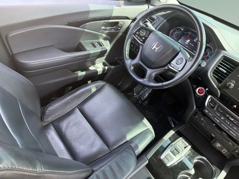 Used 2020 Honda Pilot Touring image 16