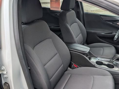 Used 2018 Chevrolet Malibu LT FWD image 15