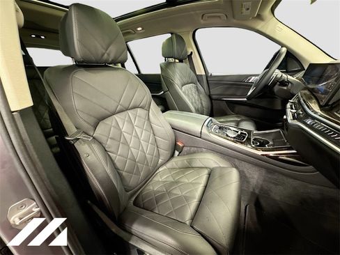 Used 2024 BMW X7 xDrive40i w/ Premium Package image 33