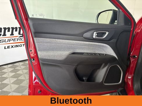 Used 2023 Jeep Compass Latitude image 8