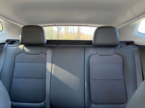 Used 2025 Chevrolet Trax LT w/ LT Convenience Package image 36