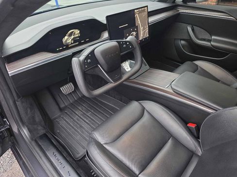 Used 2021 Tesla Model S Plaid image 9