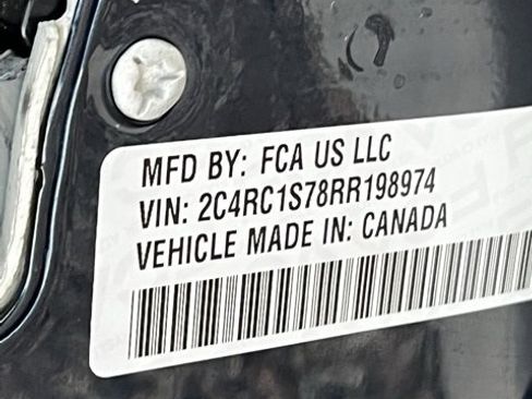 Certified 2024 Chrysler Pacifica Limited image 37