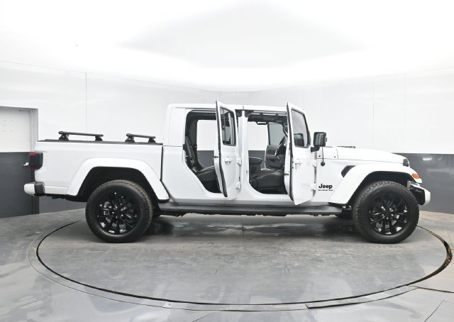 Used 2021 Jeep Gladiator Overland AWD/4WD image 49