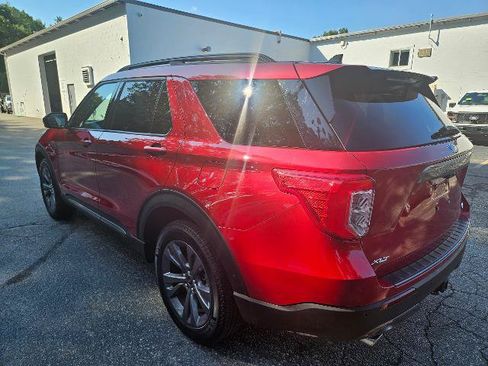 Certified 2024 Ford Explorer XLT w/ Equipment Group 202A AWD/4WD image 7