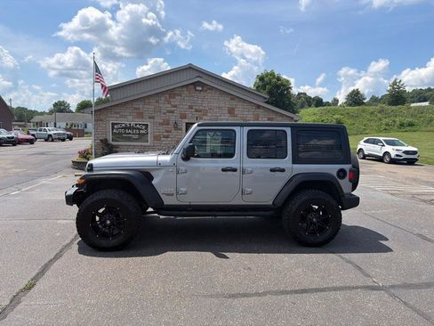 Used 2020 Jeep Wrangler Unlimited Sport S AWD/4WD image 3