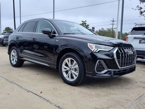 Certified 2025 Audi Q3 2.0T Premium w/ Convenience Package image 16