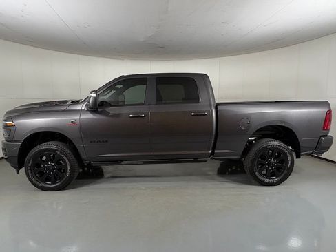 Used 2025 RAM 2500 Laramie AWD/4WD image 5