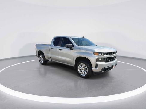 Used 2021 Chevrolet Silverado 1500 Custom w/ Safety Confidence Package AWD/4WD image 2