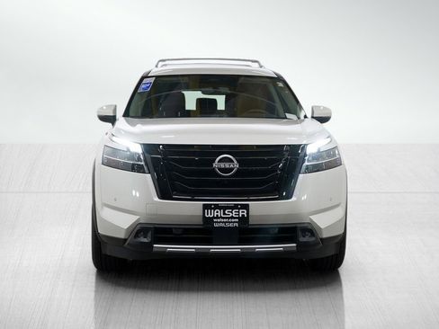 Used 2022 Nissan Pathfinder SL w/ SL Black Package AWD/4WD image 9