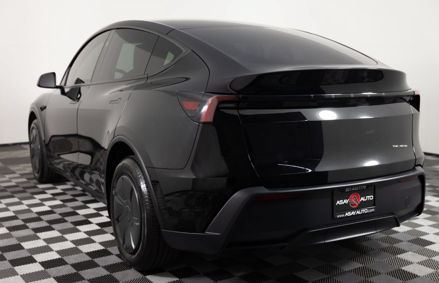 Used 2026 Tesla Model Y AWD image 5